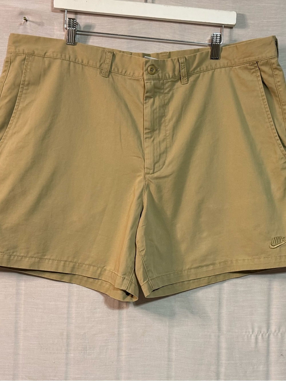 Nike Men’s Size 40 Khaki Chino Shorts 6” Inseam